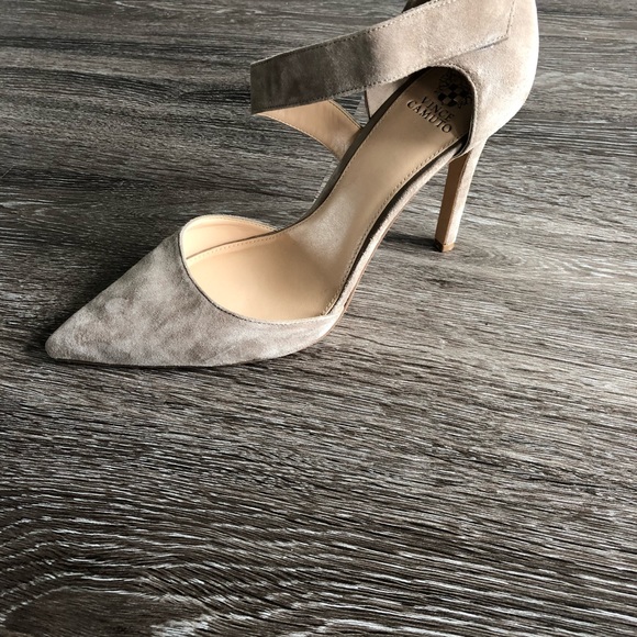 Vince Camuto Carlotte Pointy Toe Pump - Picture 2 of 8